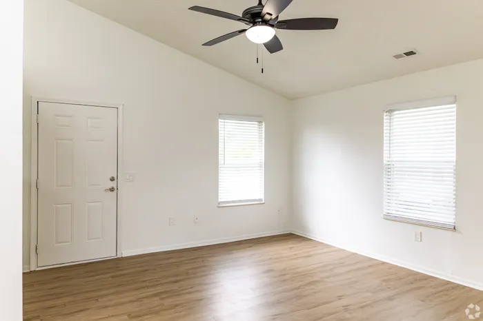 Aspire Apartment Homes | Canal Winchester, OH | Spacious Living Area
