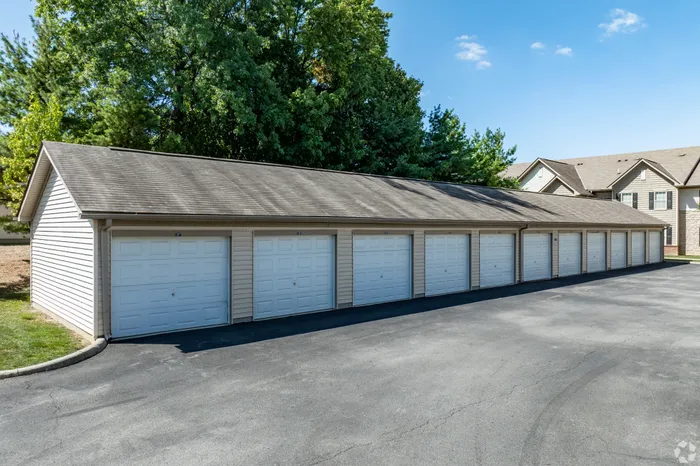 Four Pointe Apartments | Columbus, OH | Personal Garages