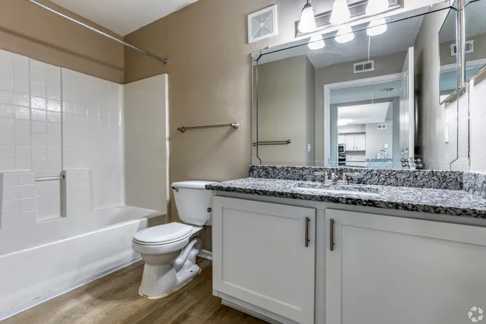 Calais Park Apartments | St. Petersburg, FL | Second Bathroom
