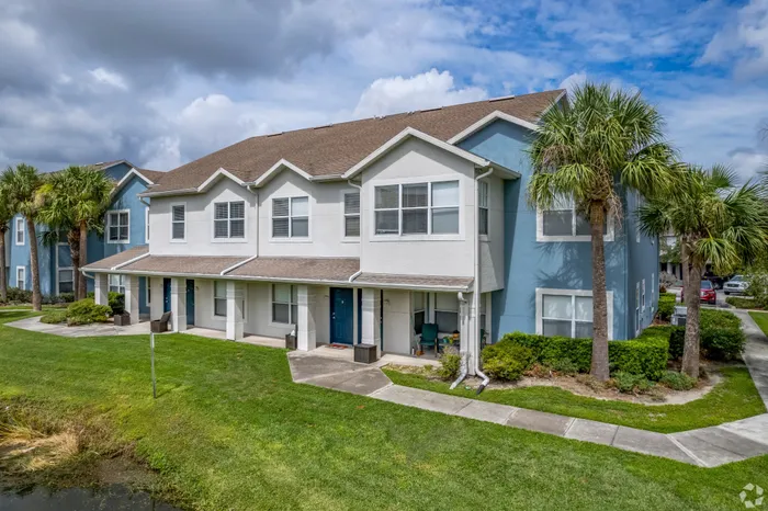Calais Park Apartments | St. Petersburg, FL | Exterior