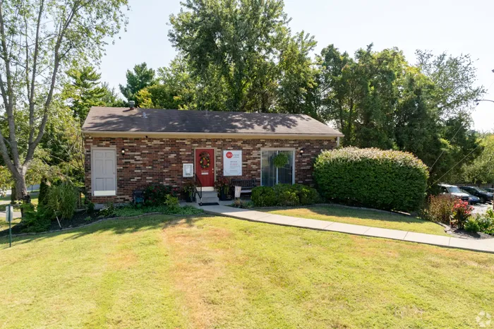 Skyview Commons | Jeffersontown, KY | Leasing Office