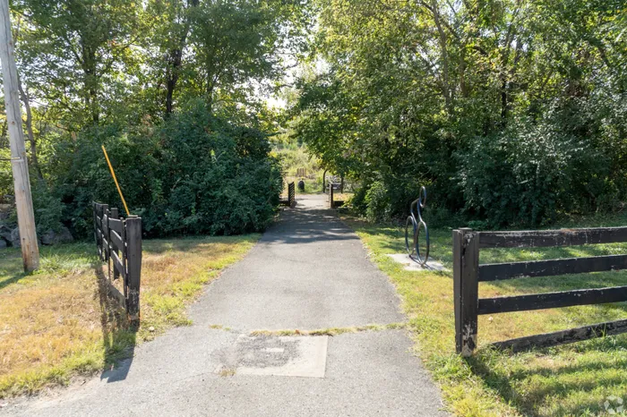 Skyview Commons | Jeffersontown, KY | Walking Path