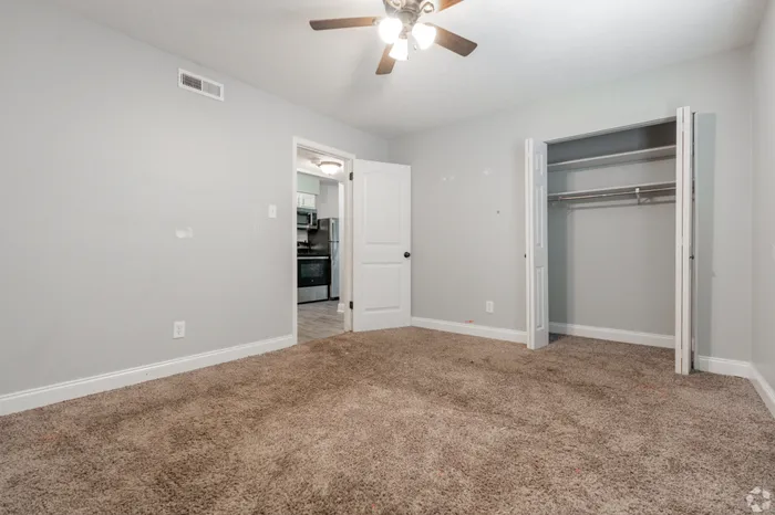 Skyview Commons | Jeffersontown, KY | Bedroom w/ Closet Space