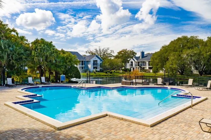 Bay Crossing | Tampa, FL | Resort-Style Pool