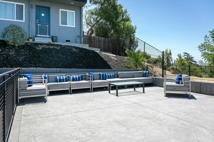 The Heights | San Leandro, CA | Outdoor Lounge
