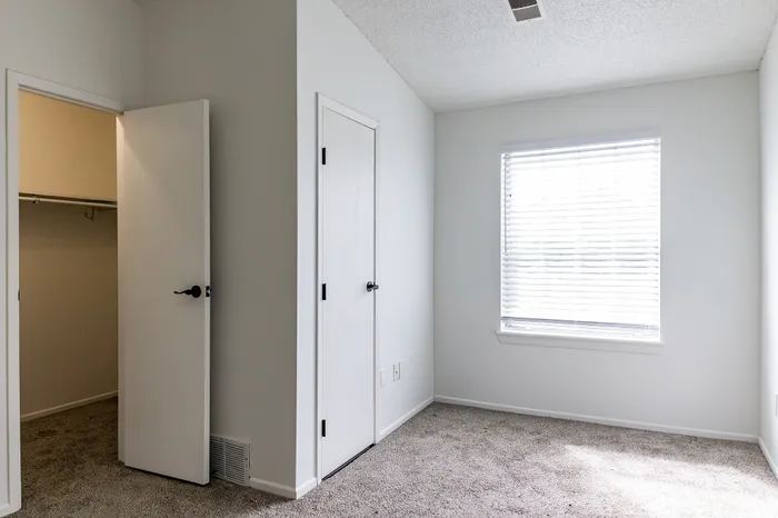 Hickory Creek Apartments | Columbus, OH | Bedroom w/ Walk-In Closet