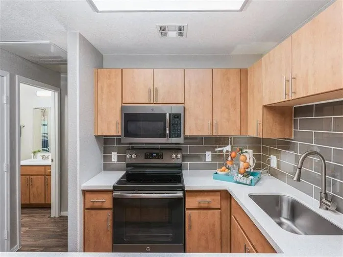 Estrella Gateway | Avondale, AZ | 2x2 Gold Kitchen