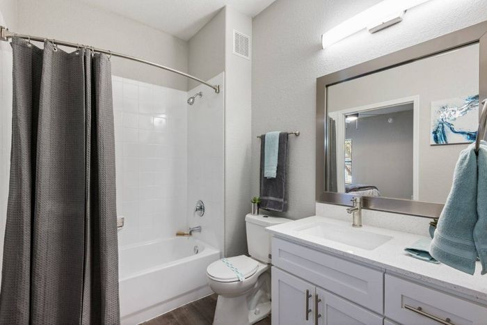 Estrella Gateway | Avondale, AZ | 2x2 Platinum Bathroom