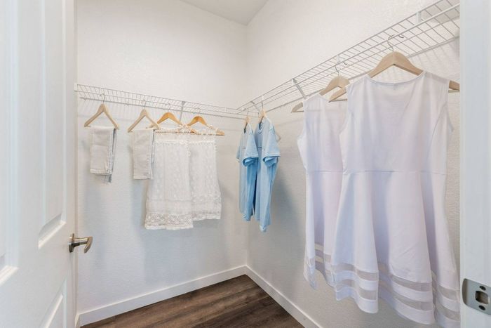 Estrella Gateway | Avondale, AZ | 2x2 Spacious Walk-In Closet