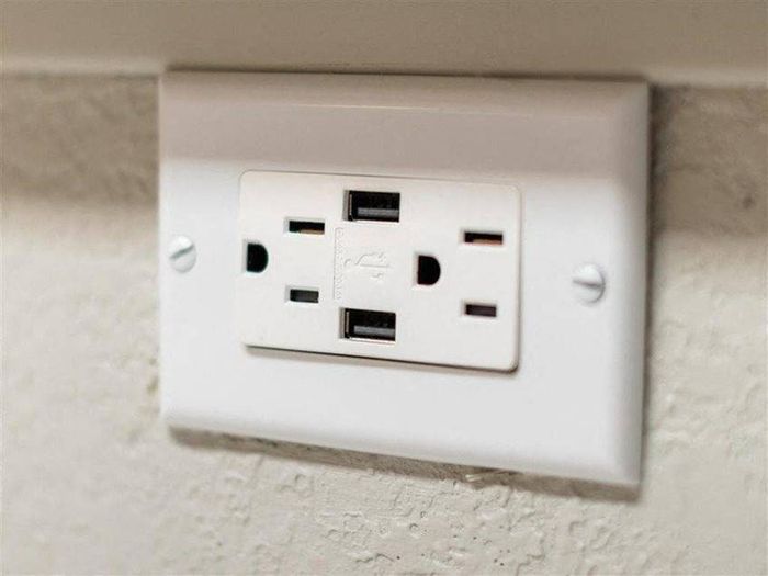 Estrella Gateway | Avondale, AZ | USB Outlets