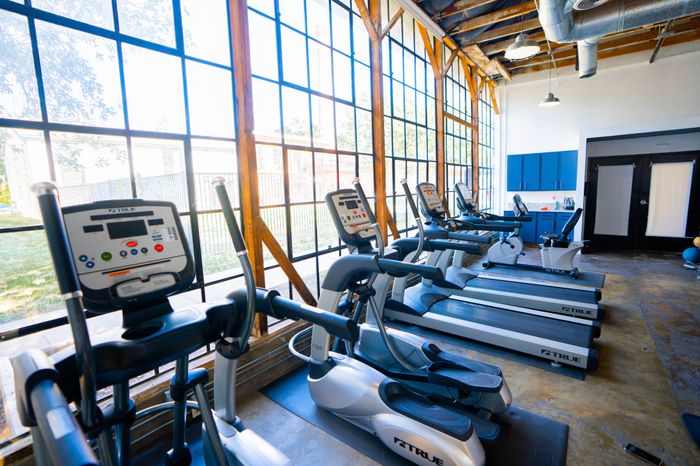State-of-the-Art Fitness Center | Apartment Homes in Waco, TX | LL Sams Apartments