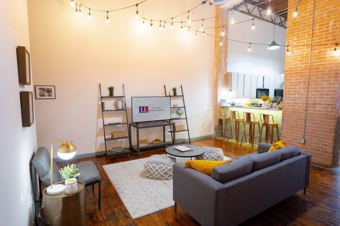 Spacious Living Room | Apartments in Waco, TX | LL Sams Apartments