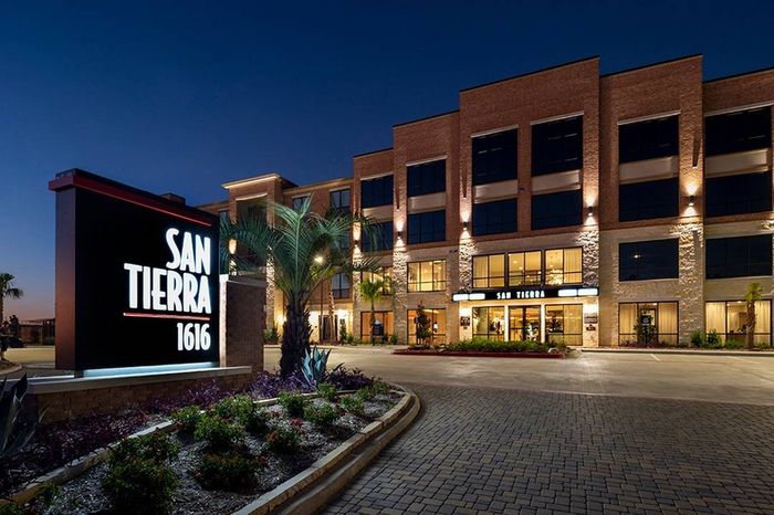 San Tierra entrance