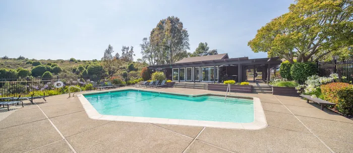 Resort Style Pool | Summit at Sausalito | Luxury Apartments at Sausalito