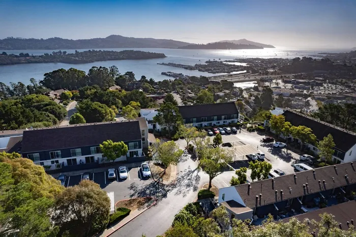 Seaside Views | Summit at Sausalito | Luxury Apartments at Sausalito
