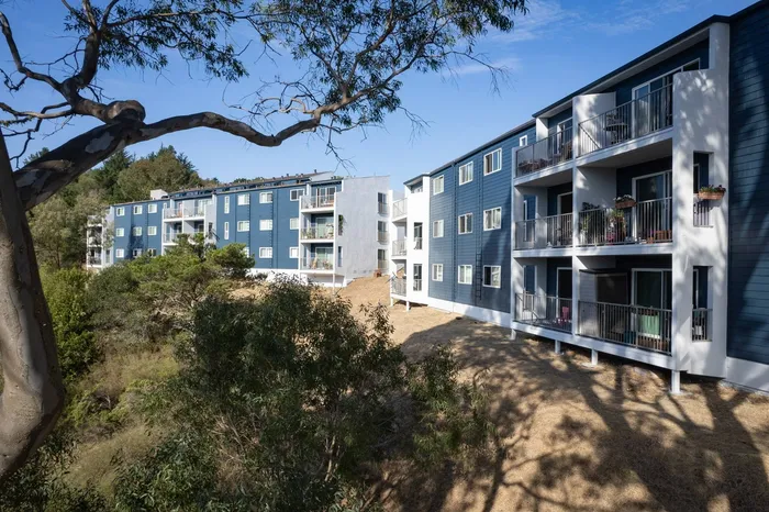 Quality Landscaping | Summit at Sausalito | Luxury Apartments at Sausalito