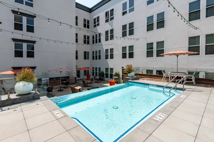 Outdoor Infinity Pool | The Mix at CTR City | Anaheim, CA Apartments