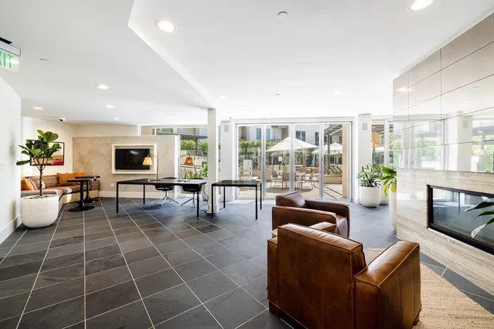 Resident Lounge  | Brio Apartments | Apartment in Glendale, CA