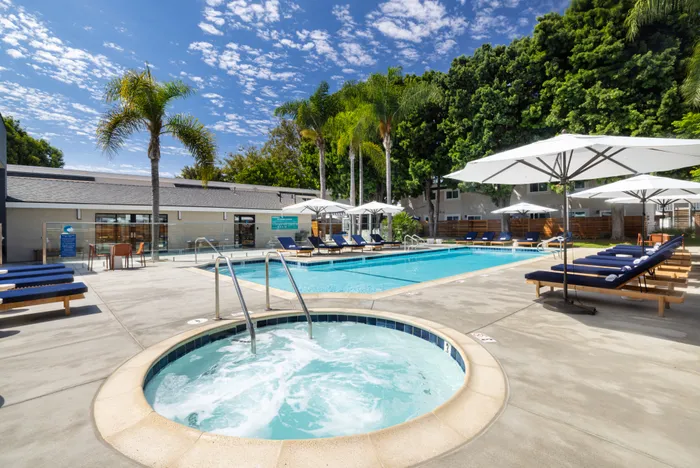 Resident Hot Tub | Apartments in Huntington Beach, CA | The Breakwater Apartment