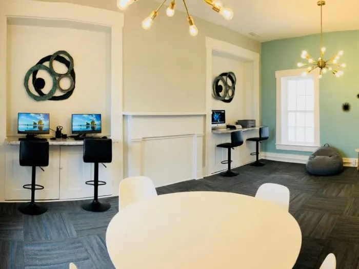 Resident Study Lounge | Apartment Homes in Cape Girardeau, MO | The District at Cape