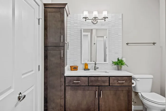 Bathroom with luxury finishes