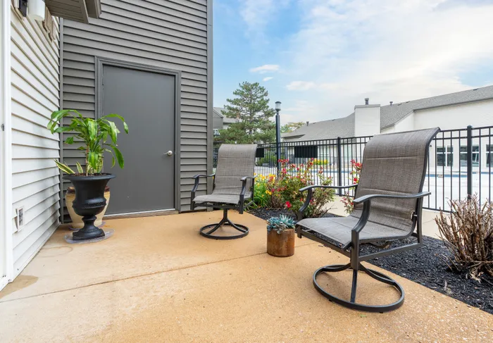 Apartment Patio Space Metro On 5th