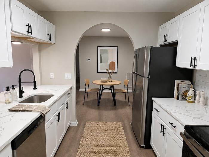 Kitchen & Dining