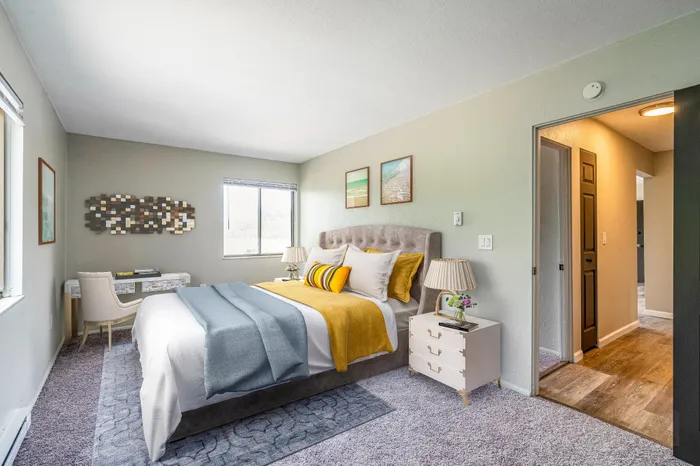 Toledo Ohio, Two Bedroom Apartment, Carpeted Floors, Neutral Paint Schemes, Granite Style Counters, Hardwood Style Floors, Shaker Style Cabinets, Matching Appliances, Spacious Closets