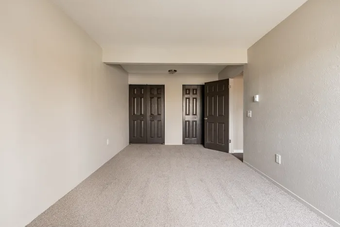 Toledo Ohio, Two Bedroom Apartment, Carpeted Floors, Neutral Paint Schemes, Granite Style Counters, Hardwood Style Floors, Shaker Style Cabinets, Matching Appliances, Spacious Closets