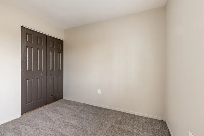 Toledo Ohio, Two Bedroom Apartment, Carpeted Floors, Neutral Paint Schemes, Granite Style Counters, Hardwood Style Floors, Shaker Style Cabinets, Matching Appliances, Spacious Closets