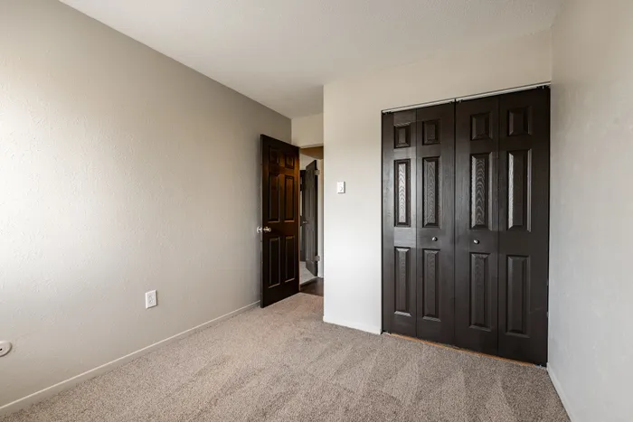 Toledo Ohio, Two Bedroom Apartment, Carpeted Floors, Neutral Paint Schemes, Granite Style Counters, Hardwood Style Floors, Shaker Style Cabinets, Matching Appliances, Spacious Closets