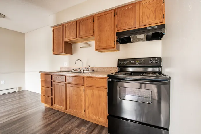 Toledo Ohio, Two Bedroom Apartment, Carpeted Floors, Neutral Paint Schemes, Granite Style Counters, Hardwood Style Floors, Shaker Style Cabinets, Matching Appliances, Spacious Closets