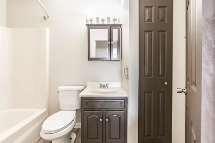 Toledo Ohio, Two Bedroom Premium Apartment, Carpeted Floors, Neutral Paint Schemes, Granite Style Counters, Hardwood Style Floors, Shaker Style Cabinets, Matching Appliances, Spacious Closets