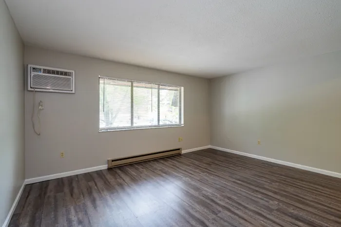 Toledo Ohio, Two Bedroom Premium Apartment, Carpeted Floors, Neutral Paint Schemes, Granite Style Counters, Hardwood Style Floors, Shaker Style Cabinets, Matching Appliances, Spacious Closets