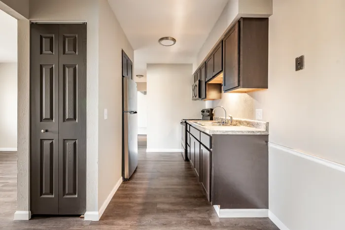 Toledo Ohio, Two Bedroom Premium Apartment, Carpeted Floors, Neutral Paint Schemes, Granite Style Counters, Hardwood Style Floors, Shaker Style Cabinets, Matching Appliances, Spacious Closets