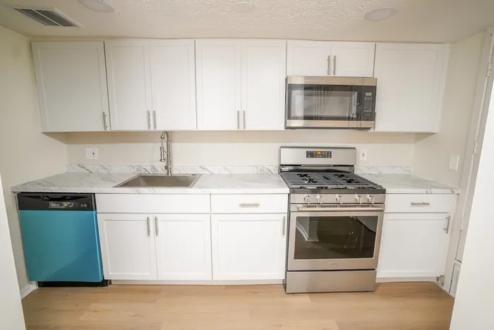 2BR/1.5BA Townhome