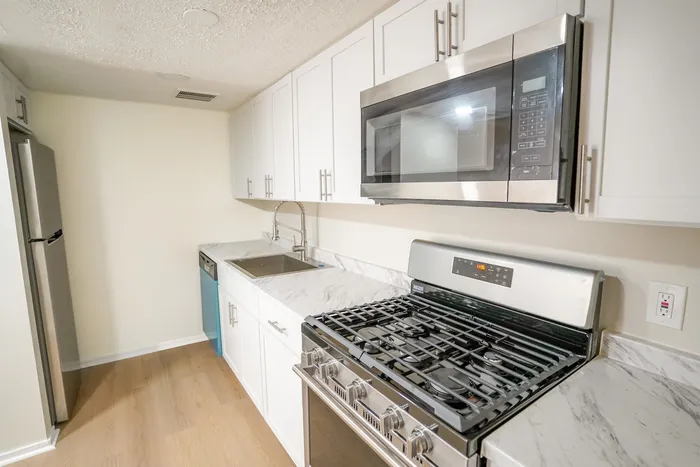 2BR/1.5BA Townhome
