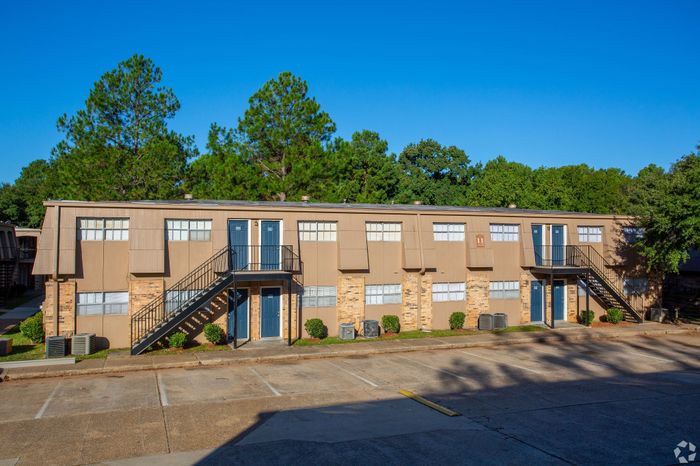 An apartment building at South Pointe Apartments
