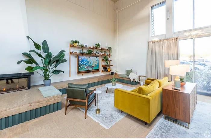 Leasing Office Lobby