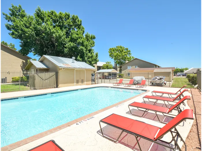 Sparkling Pool | Lakeside Apartments