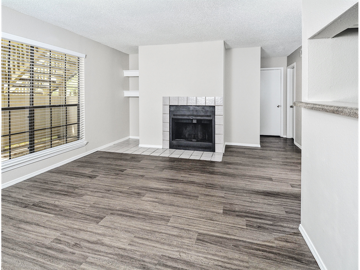 View Photos Churchill Crossing Apartments