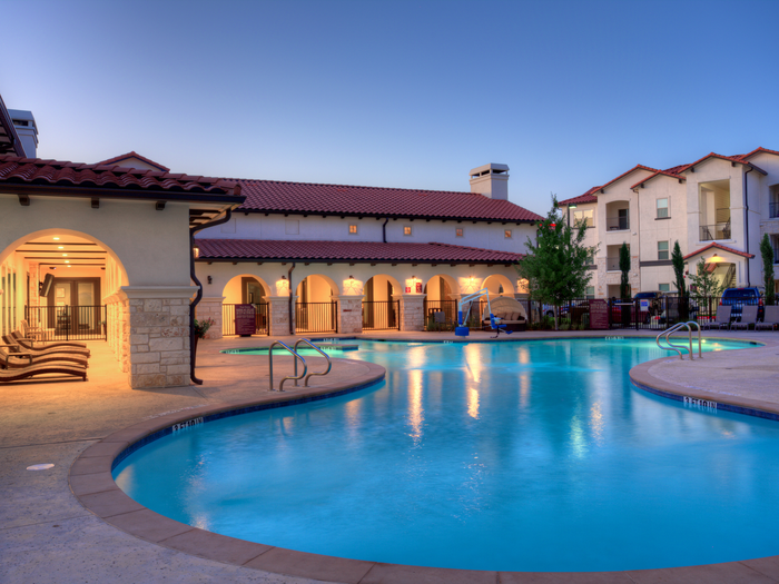 Pool | Outdoor entertainment | Southpark Crossing