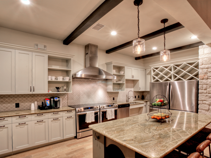 Ktichen | Clubhouse | Southpark Crossing Apts