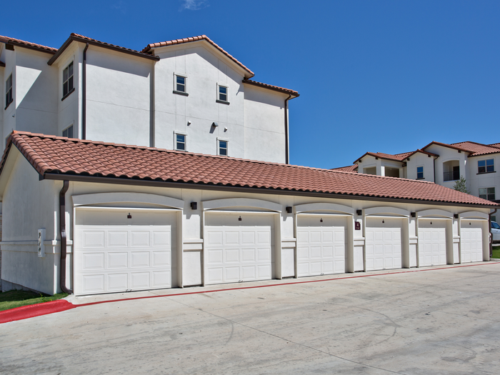 Garages | Southpark Crossing | Austin TX Apts