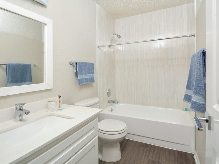 One Bedroom Apartment | Designer Unit | Willow Brook
