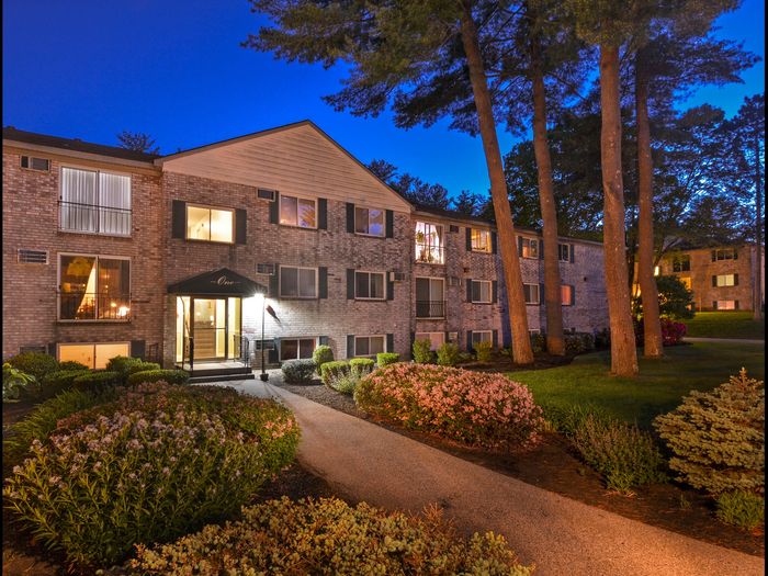 Buildings in the Evening | Patriots Park Apartments