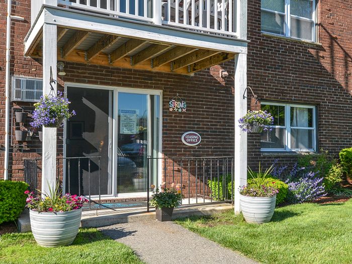 Leasing Office | Lonvale Gardens Apartment Homes