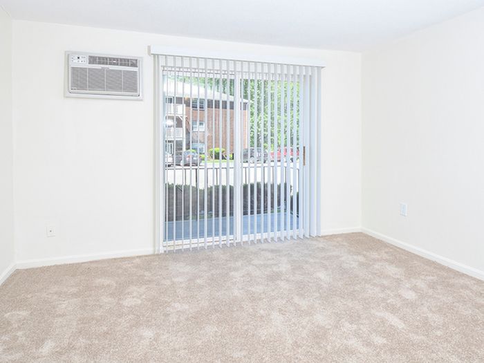 Living Area | Studio Apt | Lonvale Gardens