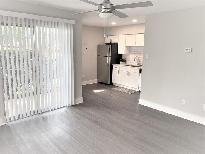 Designer Unit | Wood-like floors | Designer Kitchen