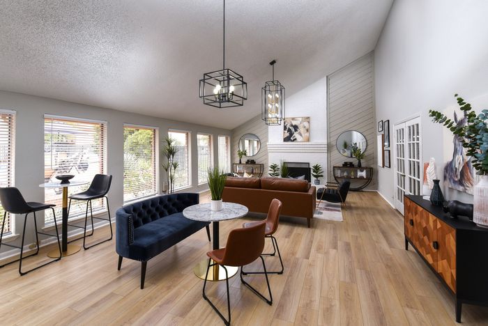 Hemingway Leasing Office | Fireplace